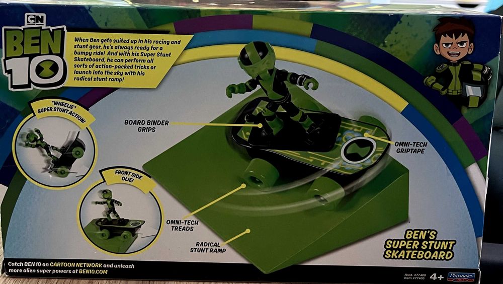 BEN 10 Ексклузивна фигура със скейтборд за каскади