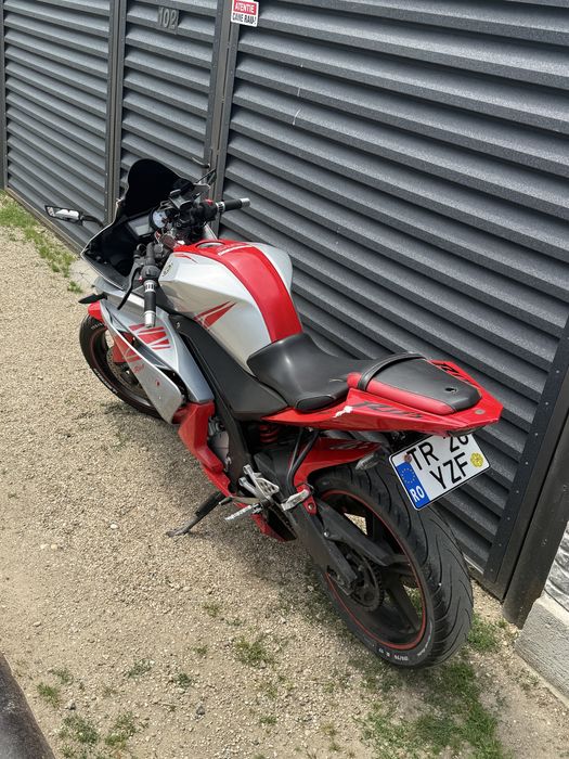 Yamaha yzf r125 A1 / 16 ani