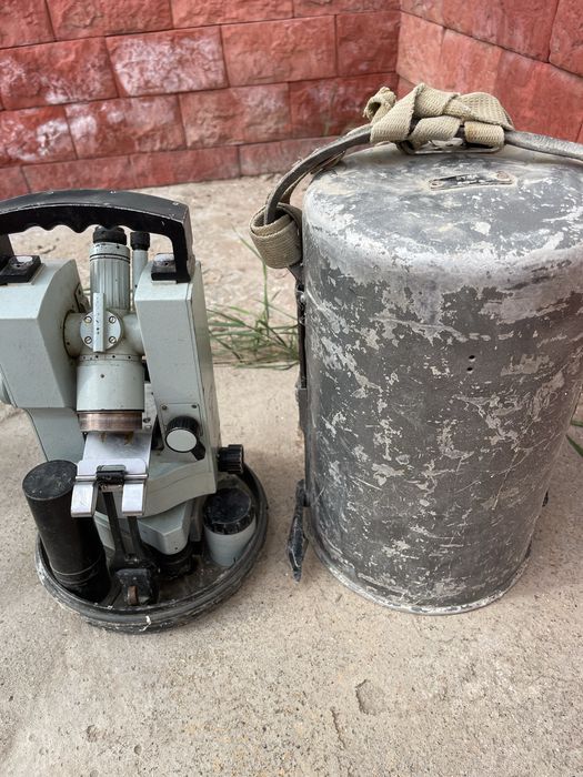 Теодолит-нивелир