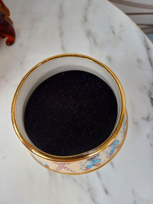 Cutie muzicala.superba portelan