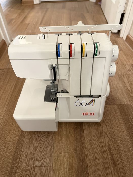 Продам оверлок Elna 664