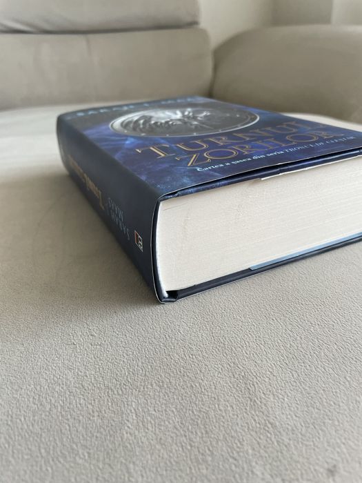 Turnul zorilor sarah j maas tronul de clestar volumul 6 + supracoperta