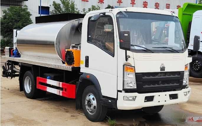 Битумораспределитель HOWO 4×2, 4 000 л. (битумовоз) Доставка 30 дней