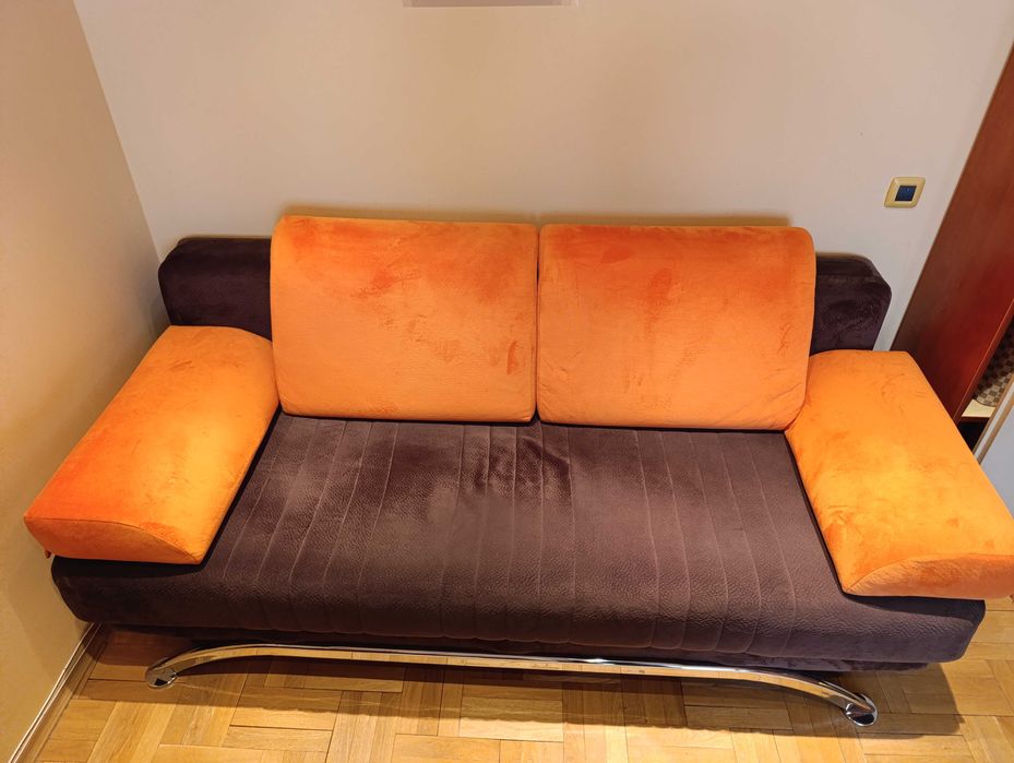 Запазен разтегаем диван