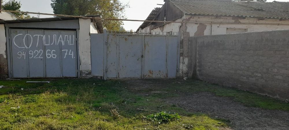 Ховли сотилади эскирок уйи гаражи бн