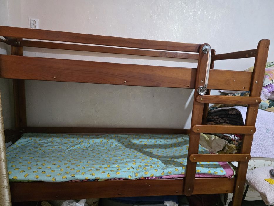 Двухэтажная кровать, дерево