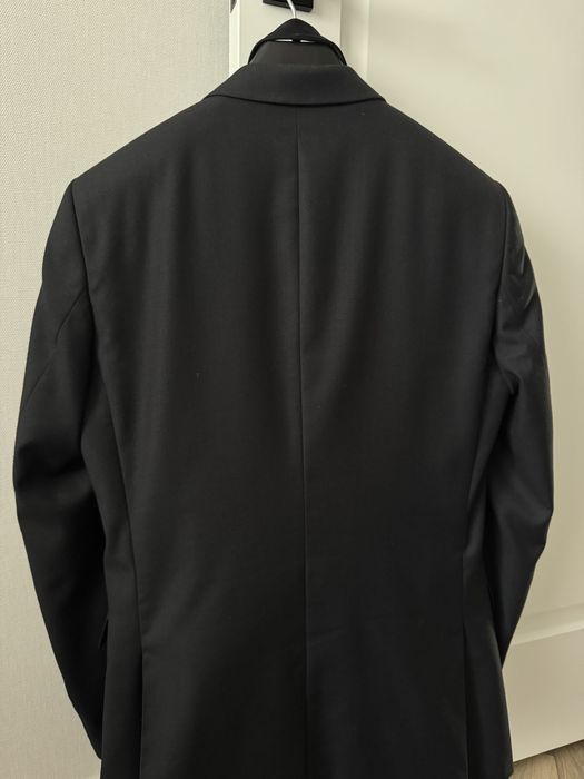 Продам костюм черный Glassman