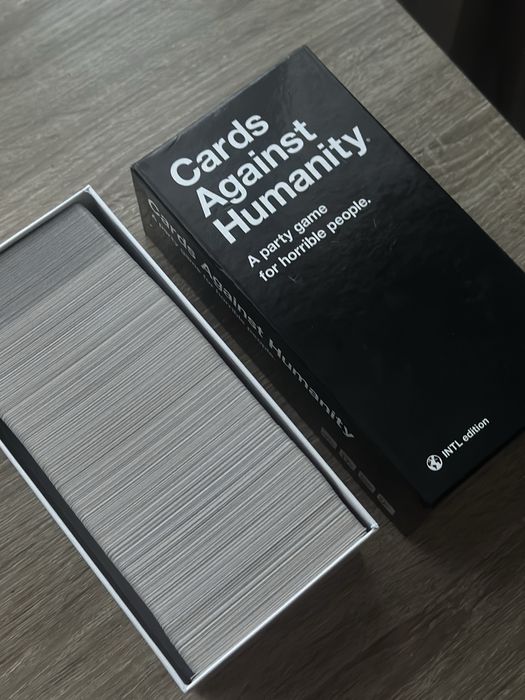 Joc cards agains humanity cutie completa jocul principal