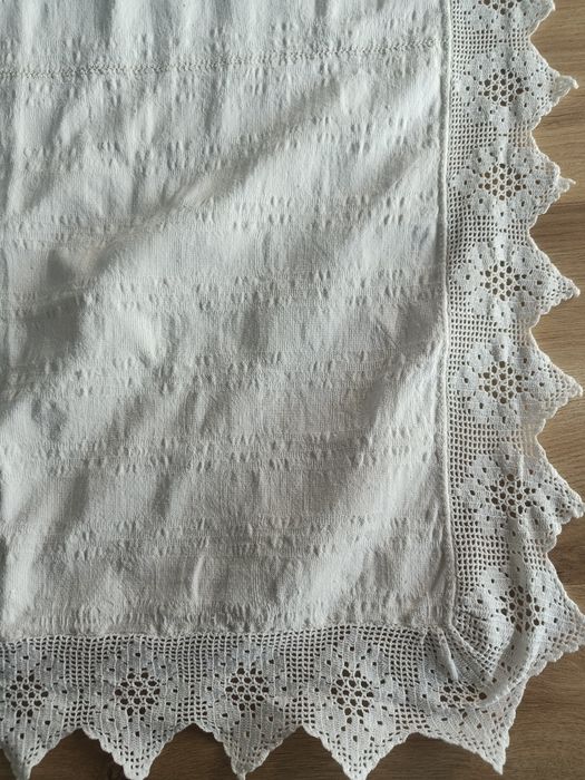 Decorațiune de pat /fata de masa autentice, 80 ani