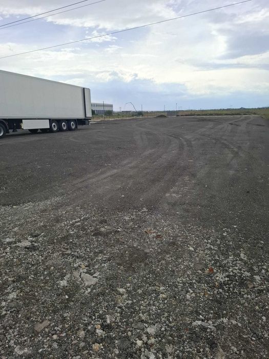 Inchiriez  teren pt parcare TIR-  1000 pana la 6000mp Bacu -Joita