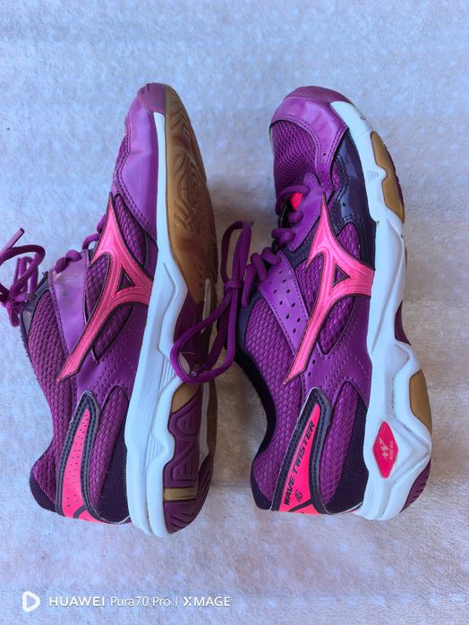 Страхотни дамски маратонки Mizuno номер 38.5 стелка 24.5см