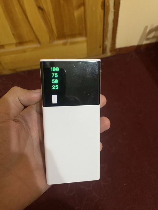 Powerbank yangi 40000talik