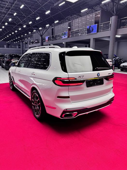 Продается новый BMW X7 Xdrive40i