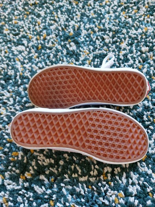 Дамски светлорозови кецове Vans 36.5