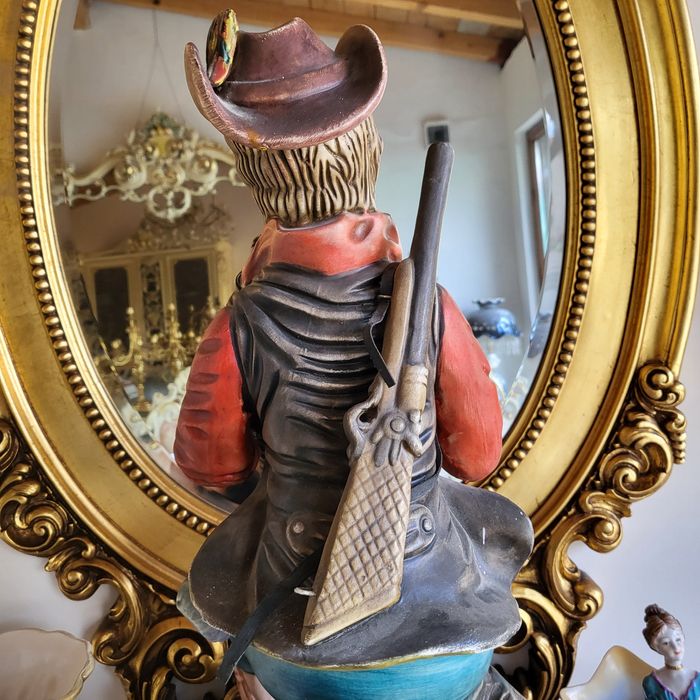 Огромна италианска порцеланова фигура