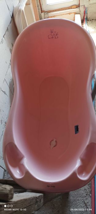 Ваничка за бебе със стойка