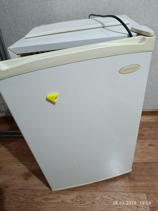 Продам мини холодильник