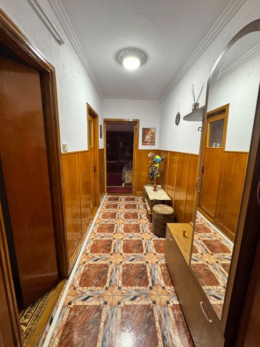 Inchiriez apartament Zavoi! Super preț!! — fotografia 1