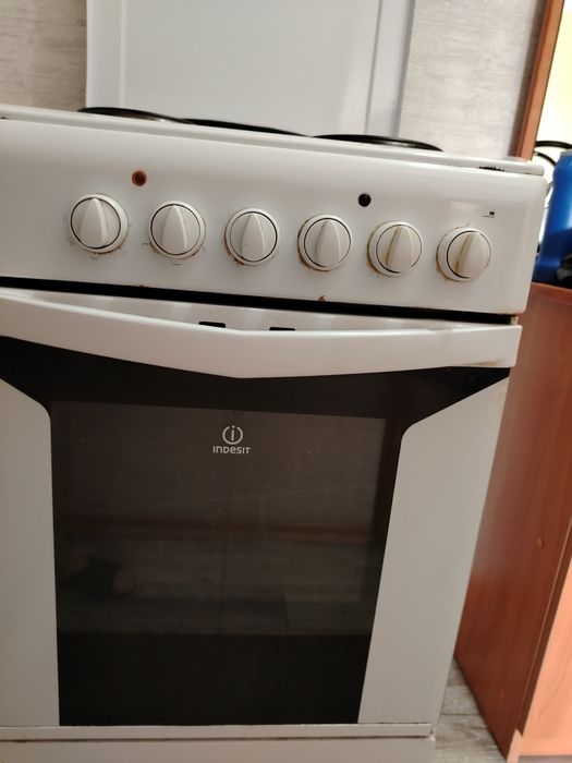 Продам электрическую плиту