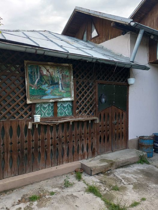 Vând casă la curte // Suprafață totală de 950 mp