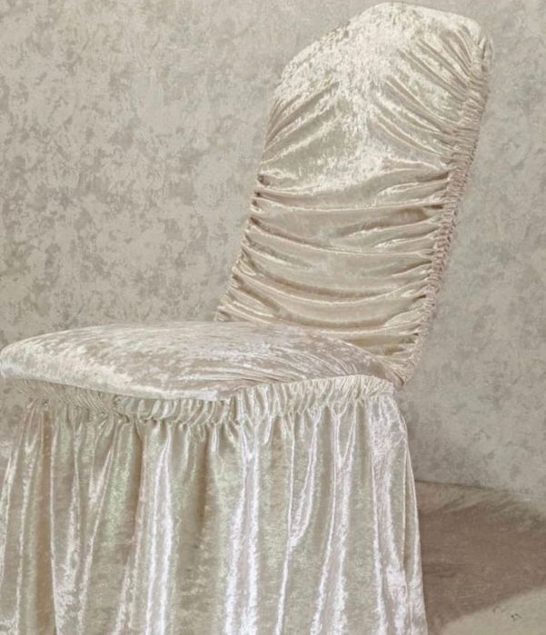 Распродаю столы и банкетные стулья