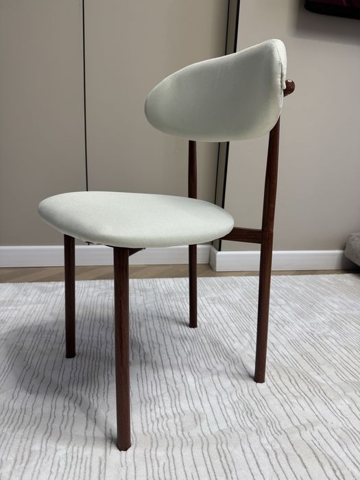 Стулья новые 8 шт