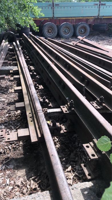 Traverse de beton si sina de cale ferata