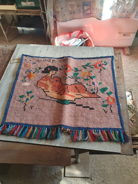 Diferite carpete făcute manual