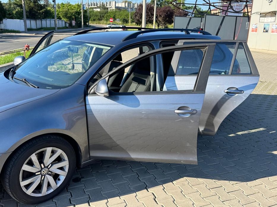 Volkswagen Golf Unic proprietar, anvelope de iarnă Firestone WH4 205/55 R 16 incluse.