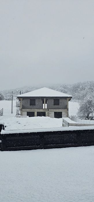 Executam case la roșu sau la gata