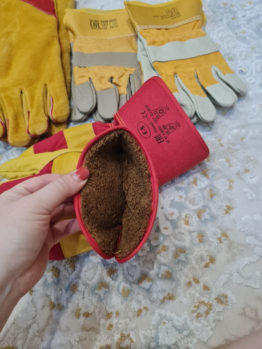 Продам перчатки новые