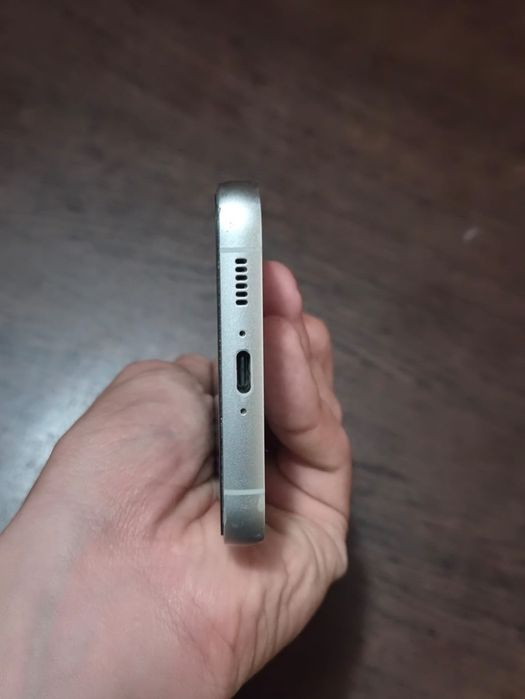 Samsung S23FE 128Gb, 8Gb RAM