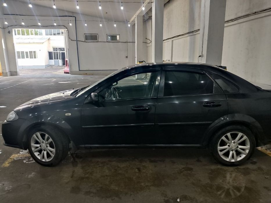 Срочная прадаëтся Lacetti 1.8