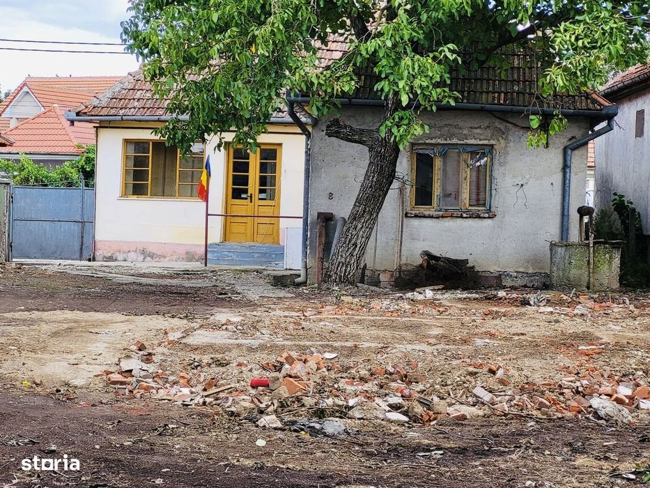 Casǎ renovabilă pe teren de 700 mp – Rontău