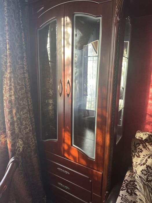 Продаю сервант ретро