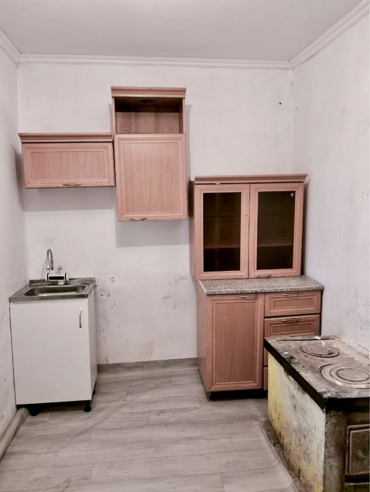 Продам трехкомнатную времянку