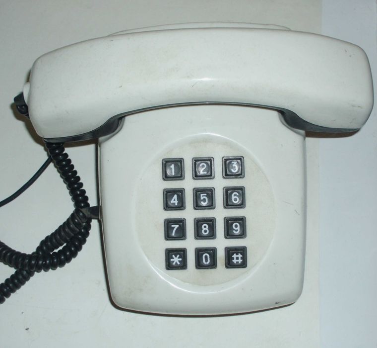 телефоны СССР дисковый и кнопочный