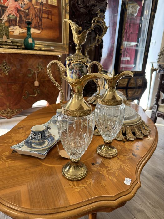 Pereche carafe din sticla si metal aurit