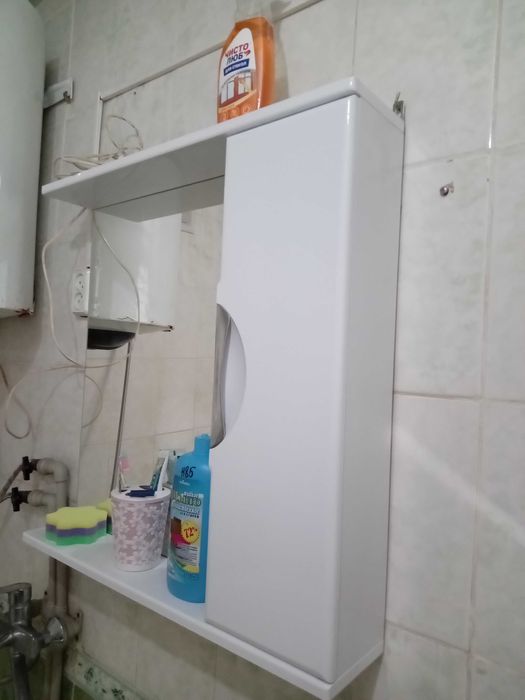 Продам зеркало с раковиной в вану