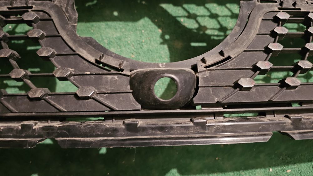 Mercedes glb x247 решетка AMG Line с дупка за камера