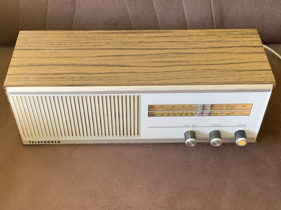 Redio Telefunken  Capricio 101. Fabricat in Germania in anul 1970.