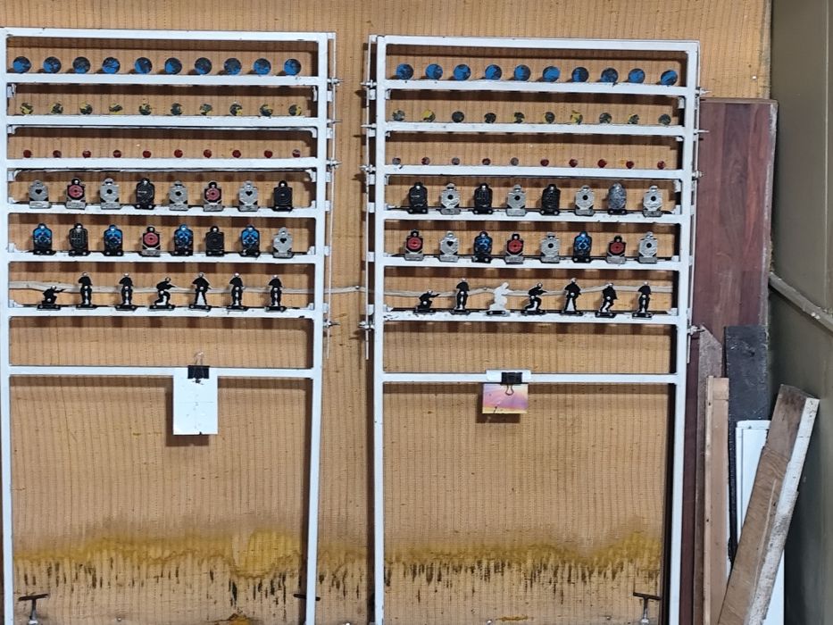 Стрелбище еърсофт калашници