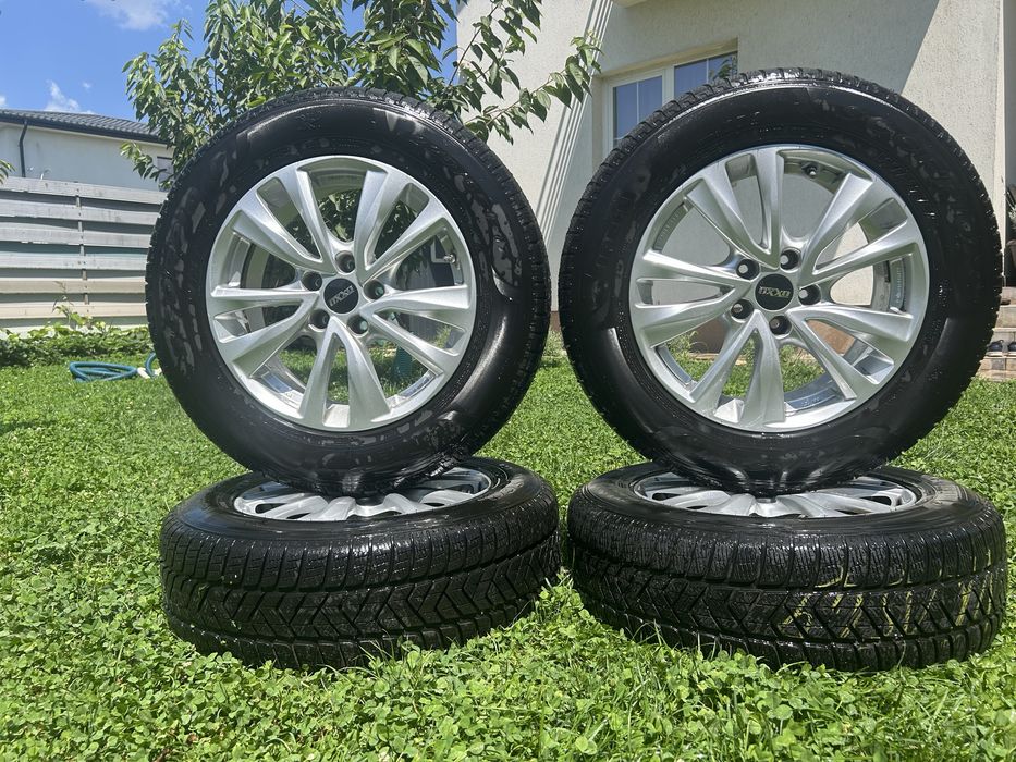 4 Roti (jante Oxxo +cauciucuri) Renault, Dacia, Nissan, Mitsubichi, Suzuki 5x114,3  Pirelli Scorpion 225/65 R17 iarna