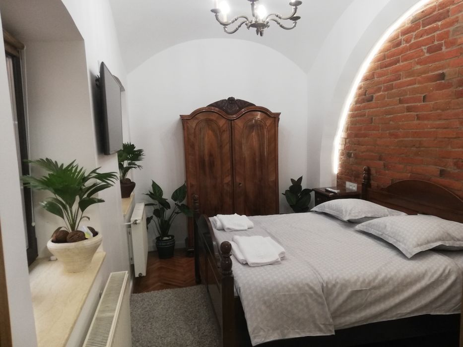 Cazare,închiriere, garsoniere  regim hotelier ultracentral