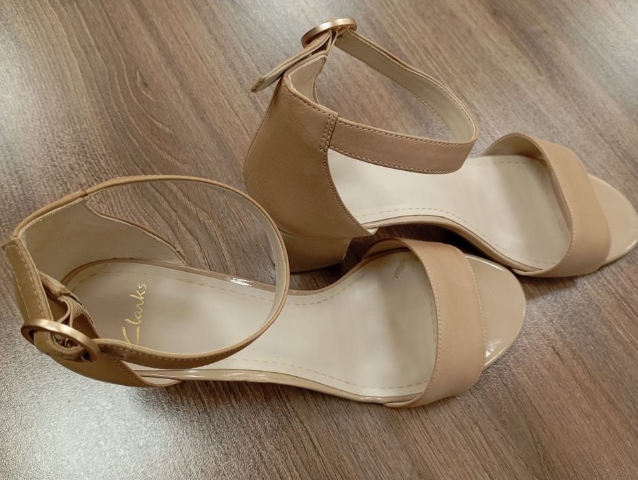 Дамски сандали на ток Clarks Susie Deva Бежови номер 42