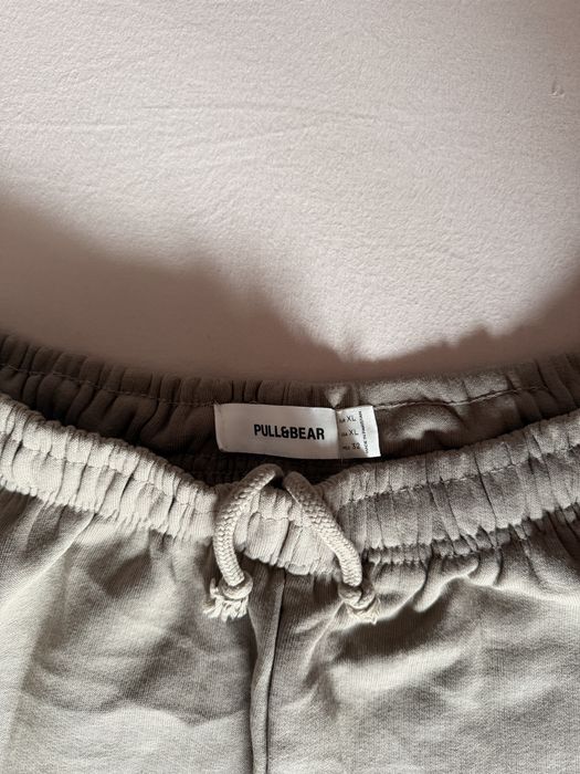 Чисто нов, бежов анцуг с ластик и бродерия Pull&Bear