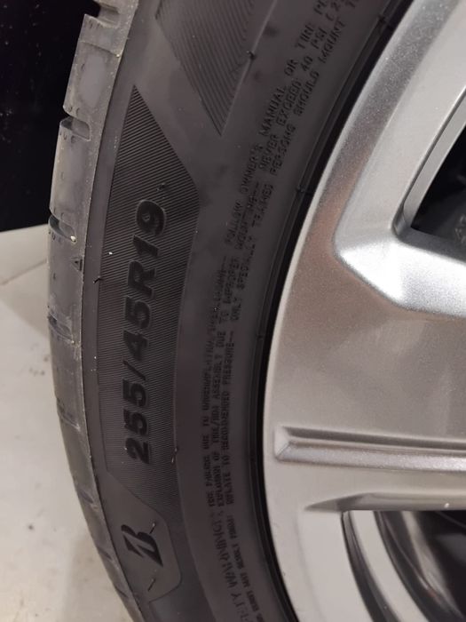 4 anvelope vara Brigestone Turanza 255/45 R19 Nefolosite / Noi