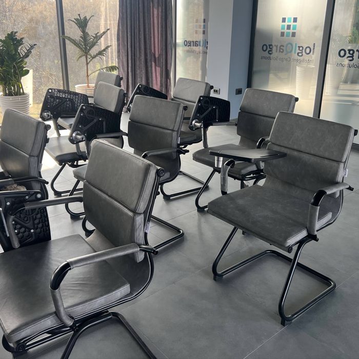 Кресло посетительское DELUXE темно серый