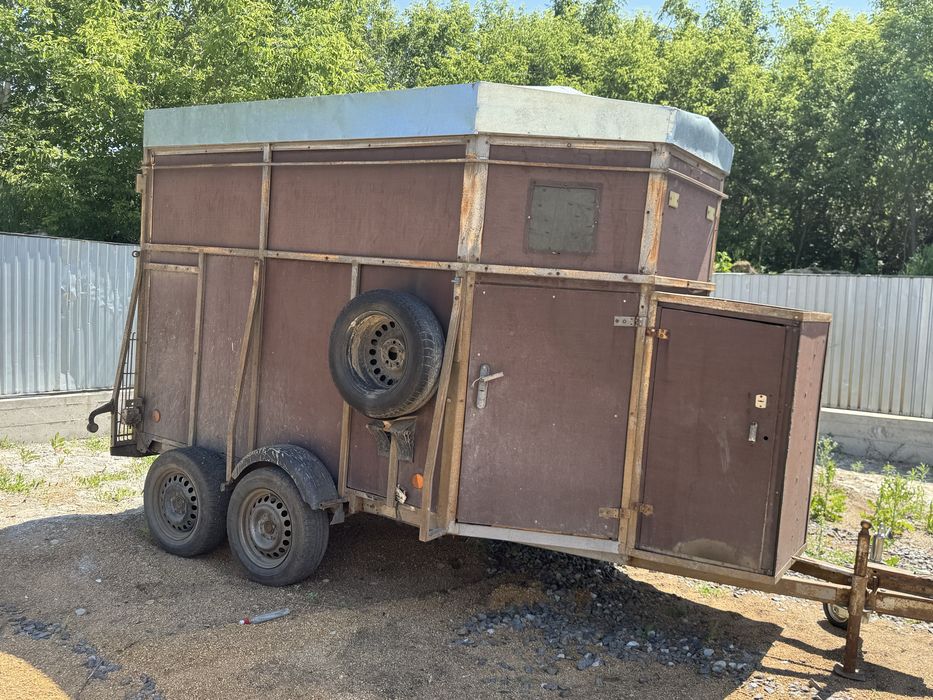 Коневоз прицепной