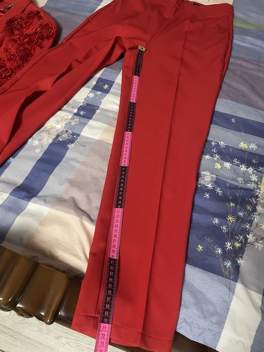 Costum dama nou cu eticheta